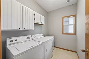 1099 Barclay St, Saint Paul, MN 55106 - Photo 23