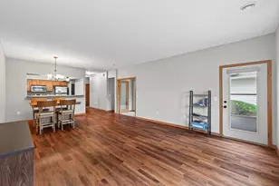1099 Barclay St, Saint Paul, MN 55106 - Photo 3