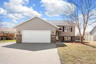 604 St Andrews Dr, Mankato, MN 56001 - Photo 1