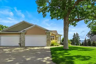 1329 S Oak St, Lake City, MN 55041 - Photo 9