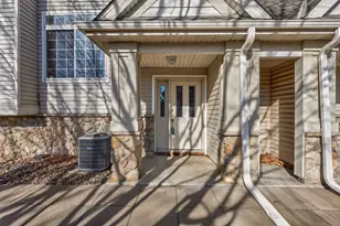 2310 Eagle Trace Ln, Woodbury, MN 55129 - Photo 5