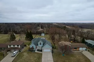 1543 14th Ave N, Wahpeton,  58075 - Photo 3