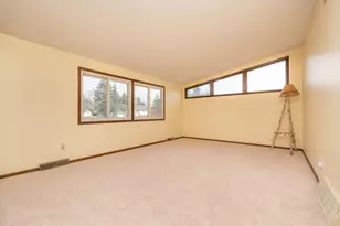 6401 Shingle Creek Dr, Brooklyn Park, MN 55445 - Photo 5