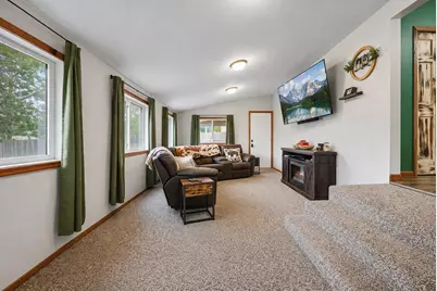 510 N Montgomery Avenue, Le Center, MN 56057 - Photo 9