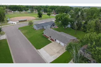 510 N Montgomery Avenue, Le Center, MN 56057 - Photo 29