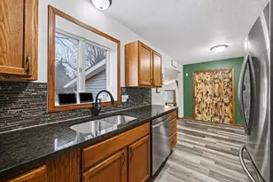 510 N Montgomery Ave, Le Center, MN 56057 - Photo 3