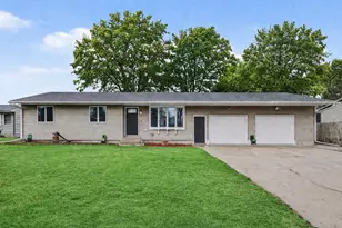 510 N Montgomery Ave, Le Center, MN 56057 - Photo 1