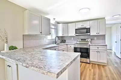 709 8th Avenue NW, Waseca, MN 56093 - Photo 7