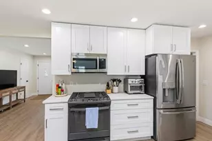 545 Orchid Ln N, Plymouth, MN 55447 - Photo 9