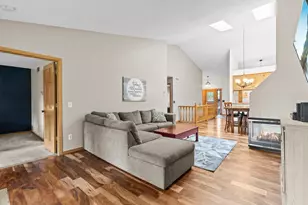 14621 Embassy Ave, Apple Valley, MN 55124 - Photo 5