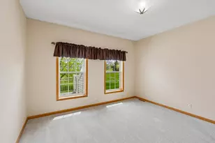 505 Holly Ln N, Oakdale, MN 55128 - Photo 17