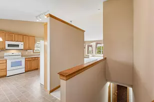 505 Holly Ln N, Oakdale, MN 55128 - Photo 23