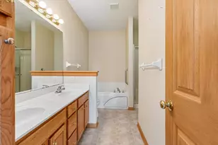 505 Holly Ln N, Oakdale, MN 55128 - Photo 19