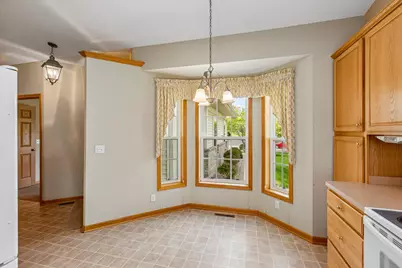 505 Holly Lane N, Oakdale, MN 55128 - Photo 9