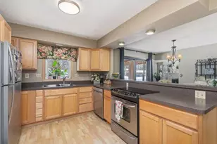 10032 Irwin Cir, Bloomington, MN 55437 - Photo 5