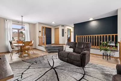 20911 Jameswood Court, Lakeville, MN 55044 - Photo 3