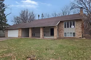 30 16th Ave SW, New Brighton, MN 55112 - Photo 1