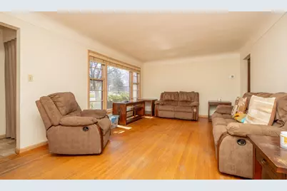 709 Shakopee Avenue E, Shakopee, MN 55379 - Photo 5