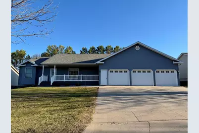 218 E Hillside Avenue, Fergus Falls, MN 56537 - Photo 1