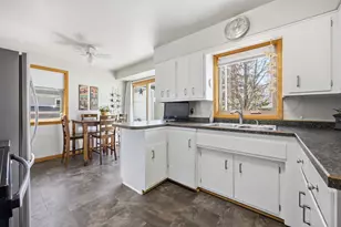 2105 6th St S, Moorhead, MN 56560 - Photo 9