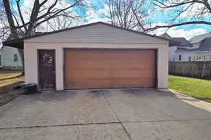 511 W 1st St, Lakefield, MN 56150 - Photo 27