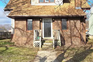 511 W 1st St, Lakefield, MN 56150 - Photo 1