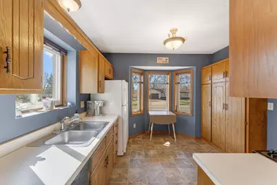 135 Old County Road C E, Little Canada, MN 55117 - Photo 9