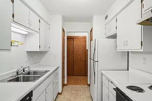 2200 Midland Grove Rd, Roseville, MN 55113 - Photo 15