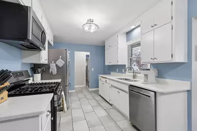 8101 32nd Avenue N, Crystal, MN 55427 - Photo 9