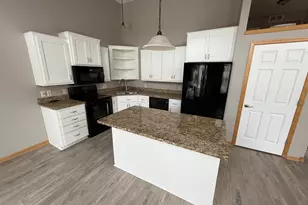 11615 Prospect Curve, Woodbury, MN 55129 - Photo 5