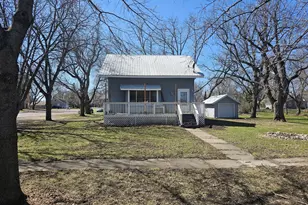 212 S Center St, Ceylon, MN 56121 - Photo 1