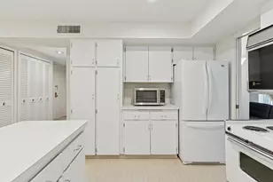 3412 Oak Ridge Rd, Hopkins, MN 55305 - Photo 17