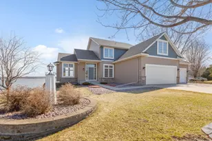 4090 Wells Lake Ct, Faribault, MN 55021 - Photo 3