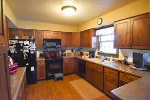 105 Valley View Rd, Karlstad, MN 56732 - Photo 5