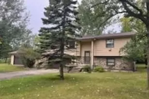 105 Valley View Rd, Karlstad, MN 56732 - Photo 1