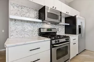 5601 Smetana Dr, Hopkins, MN 55343 - Photo 9