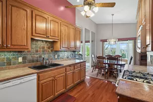 5207 Beachside Dr, Hopkins, MN 55343 - Photo 9