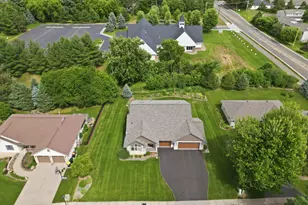 704 Spruce Dr, Hudson, WI 54016 - Photo 41