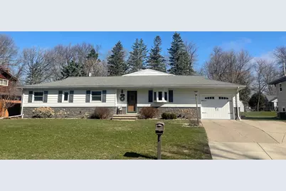 207 E Hollett Street, Tracy, MN 56175 - Photo 1