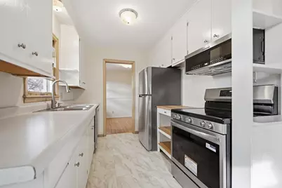 5842 Xerxes Avenue N, Brooklyn Center, MN 55430 - Photo 3