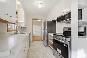 5842 Xerxes Ave N, Brooklyn Center, MN 55430 - Photo 3