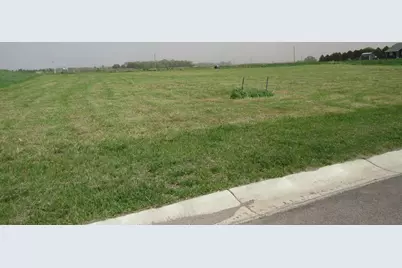 121 Bluestem Drive, Blue Earth, MN 56013 - Photo 5