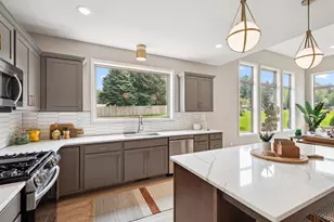 2075 Brookview St, Shakopee, MN 55379 - Photo 9