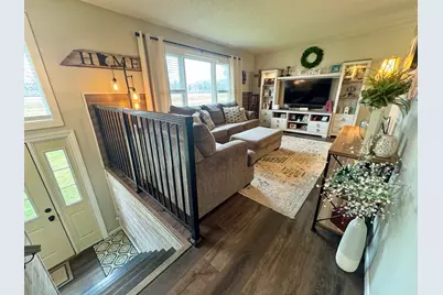 501 Hawthorne Drive, Marshall, MN 56258 - Photo 3