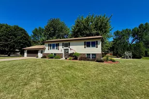 501 Hawthorne Dr, Marshall, MN 56258 - Photo 1