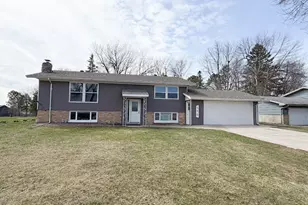 746 W Shore Dr, Worthington, MN 56187 - Photo 1