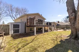 12025 Jasper Ln, Eden Prairie, MN 55347 - Photo 37