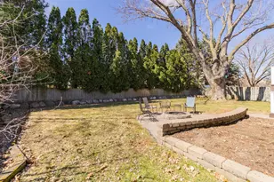 12025 Jasper Ln, Eden Prairie, MN 55347 - Photo 39