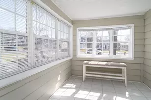 895 Parkview Ave, Saint Paul, MN 55117 - Photo 11