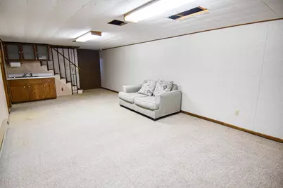 302 Sherwood Avenue N, Thief River Falls, MN 56701 - Photo 17